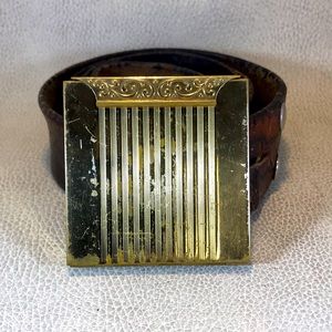 Vintage Belt Buckle Compact